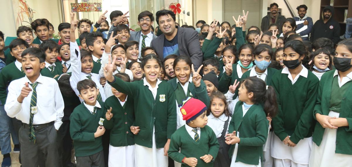 A happy crowd of Maranatha pupils